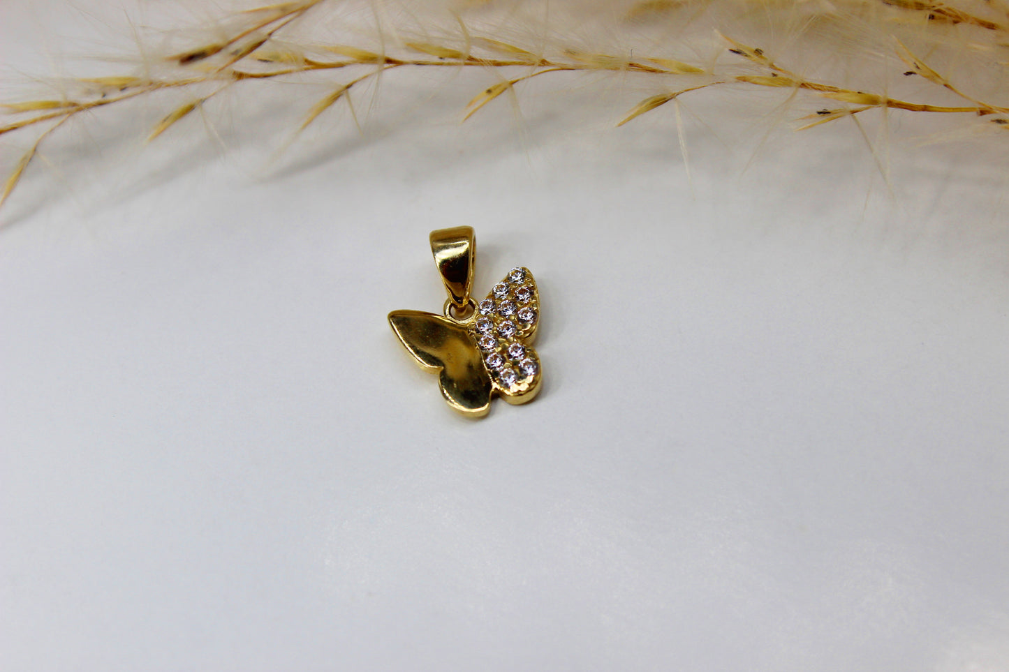 Schmetterling Gold-Anhänger aus 585 Gelbgold verziert mit Zirkonia Steinen