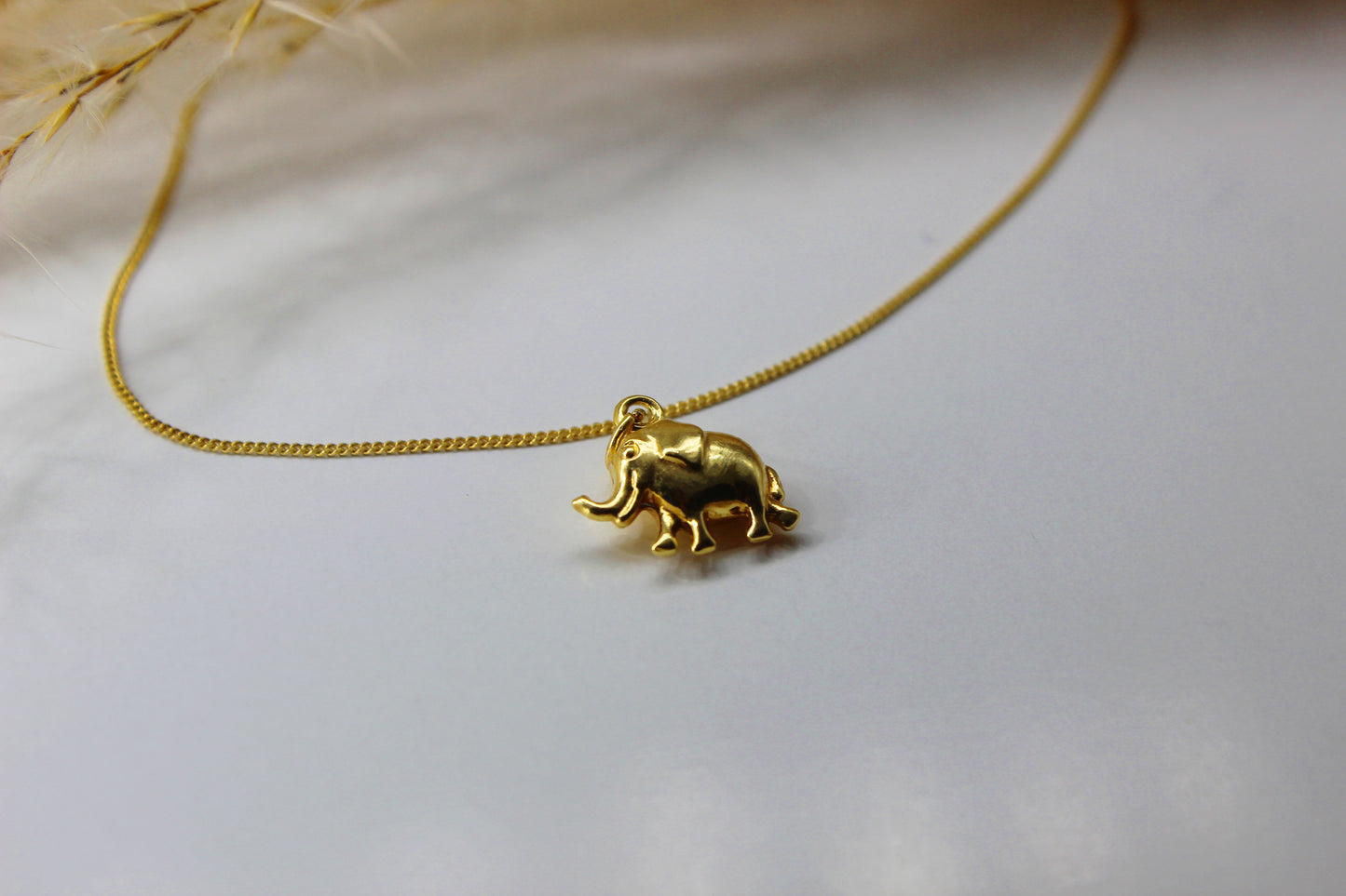 Elefant Gold-Anhänger aus 585 Gelbgold - Kette im Panzer-Stil