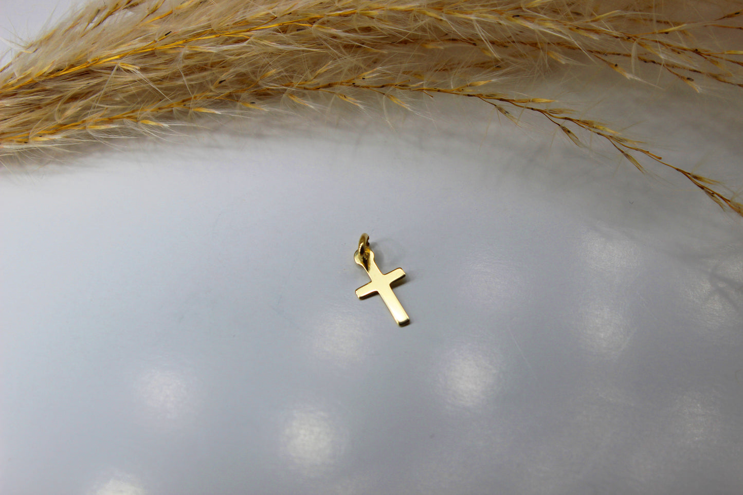 Doppelseitiger Kreuz Anhänger in 585 Gelbgold - Geschliffen und Glatt - Kette im Panzer-Stil