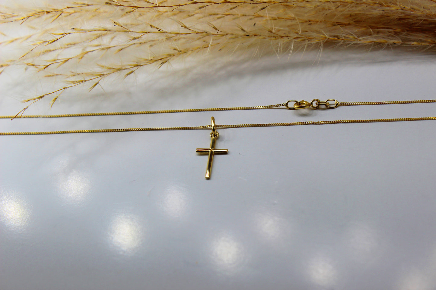 Schlichter 14K Kreuz Anhänger in 585 Gelbgold - Kette im Panzer-Stil