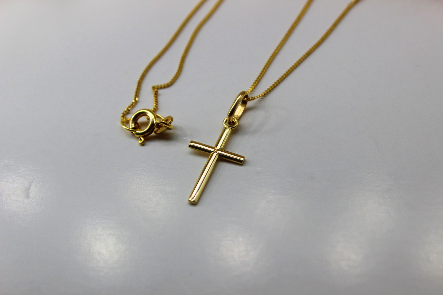 Schlichter 14K Kreuz Anhänger in 585 Gelbgold - Kette im Panzer-Stil