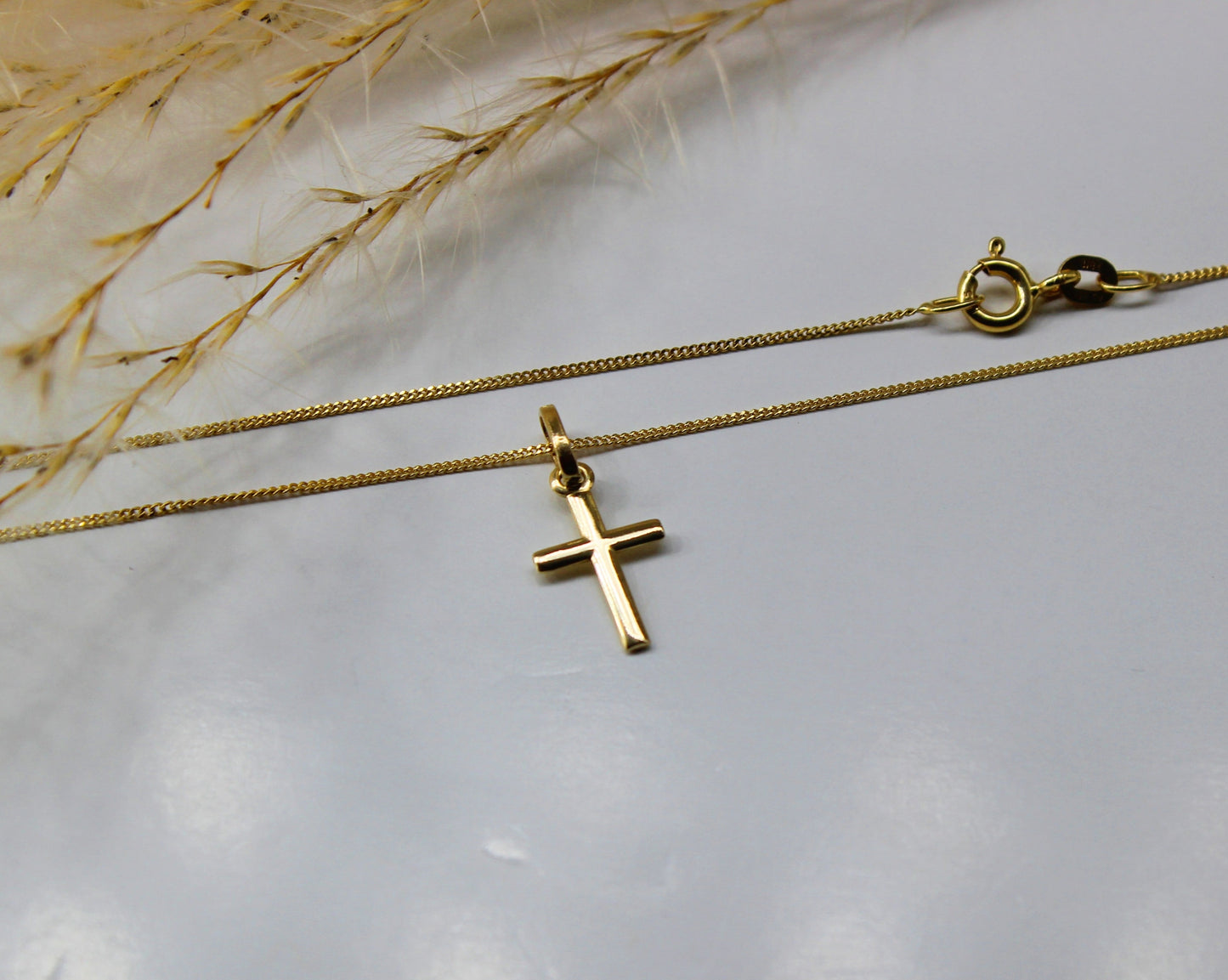 Schlichter 14K Kreuz Anhänger in 585 Gelbgold - Kette im Panzer-Stil