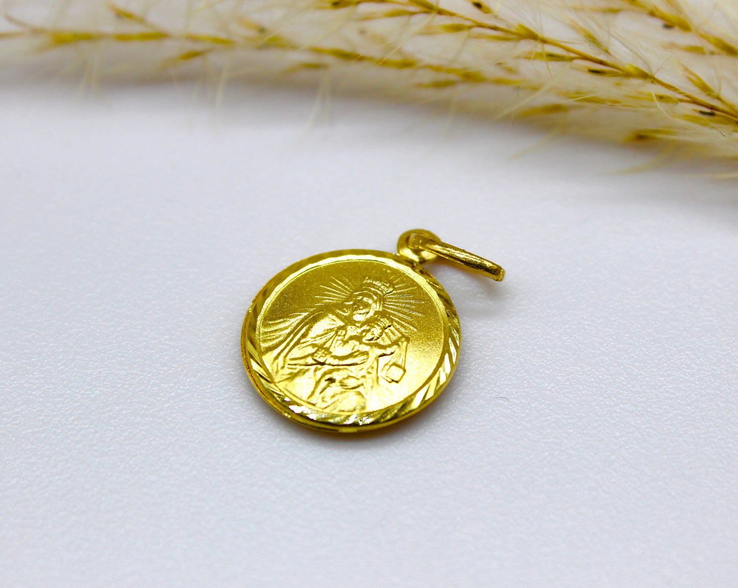 Doppelseitiger Rundplatten Anhänger mit Jesus Christus & Heiliger König Abbildung aus 14K Gelbgold mit Geschliffenem Rand