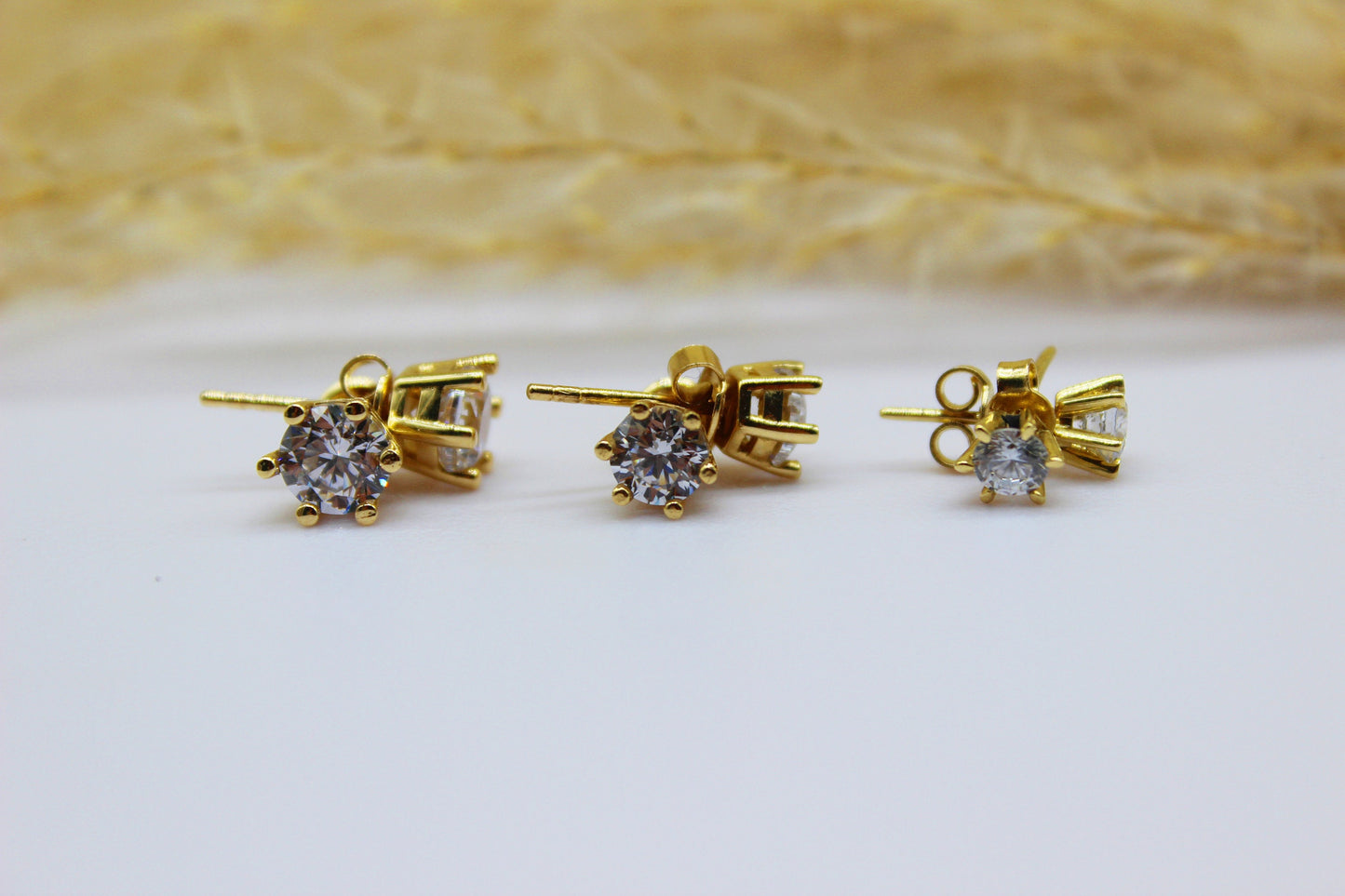 Solitär Ohrstecker in 585 Gelbgold oder Weissgold mit Zirkonia Stein / 6er Krappenfassung