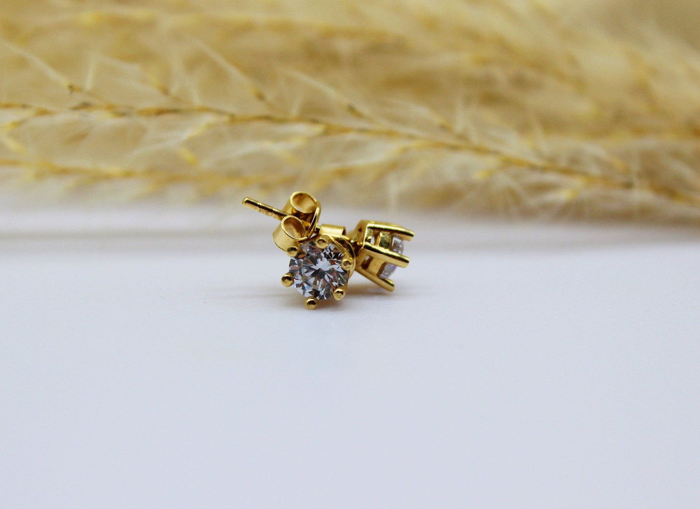 Solitär Ohrstecker in 585 Gelbgold oder Weissgold mit Zirkonia Stein / 6er Krappenfassung