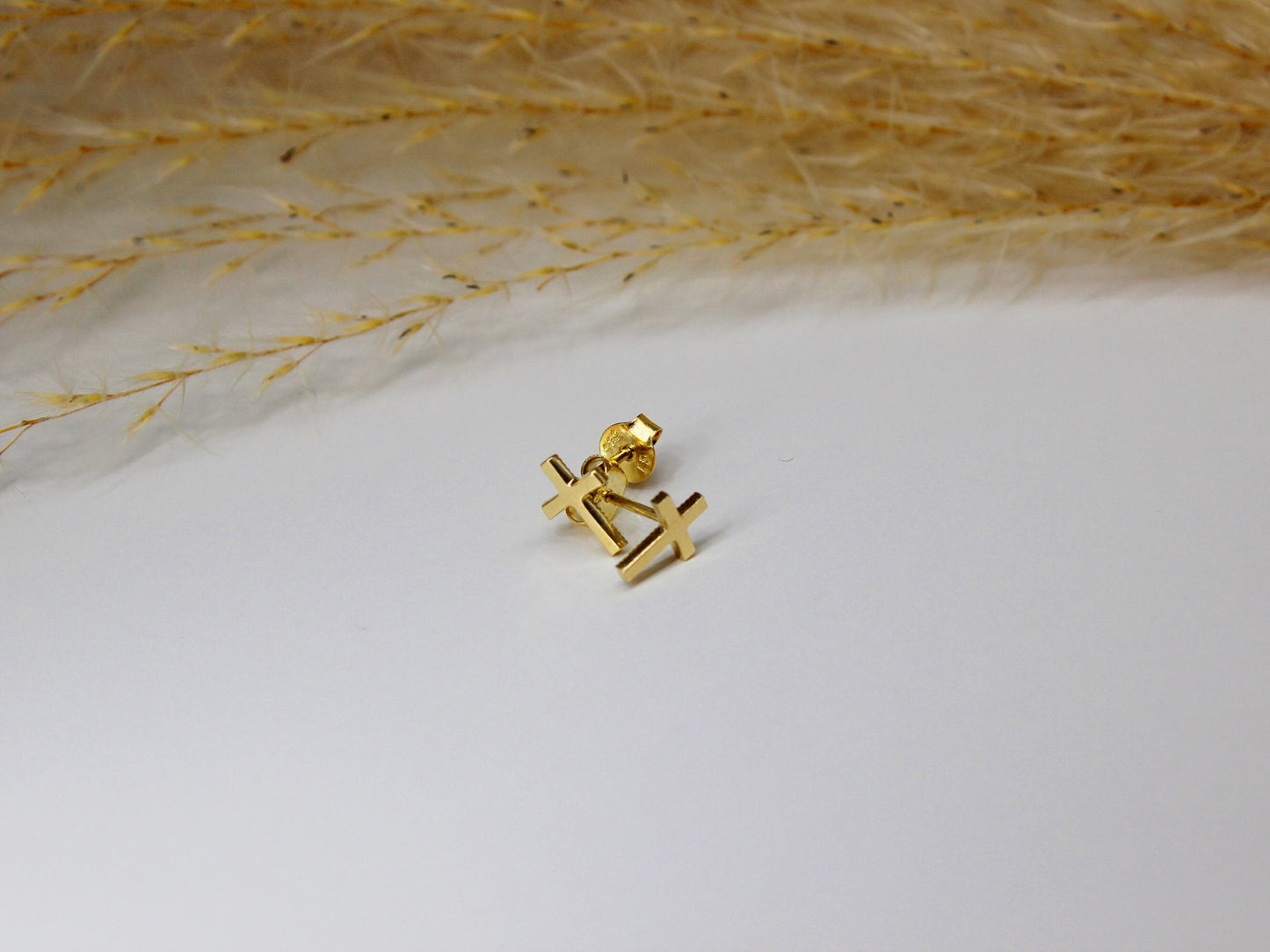 Schlichte Kreuz Ohrstecker aus 585 Gelbgold
