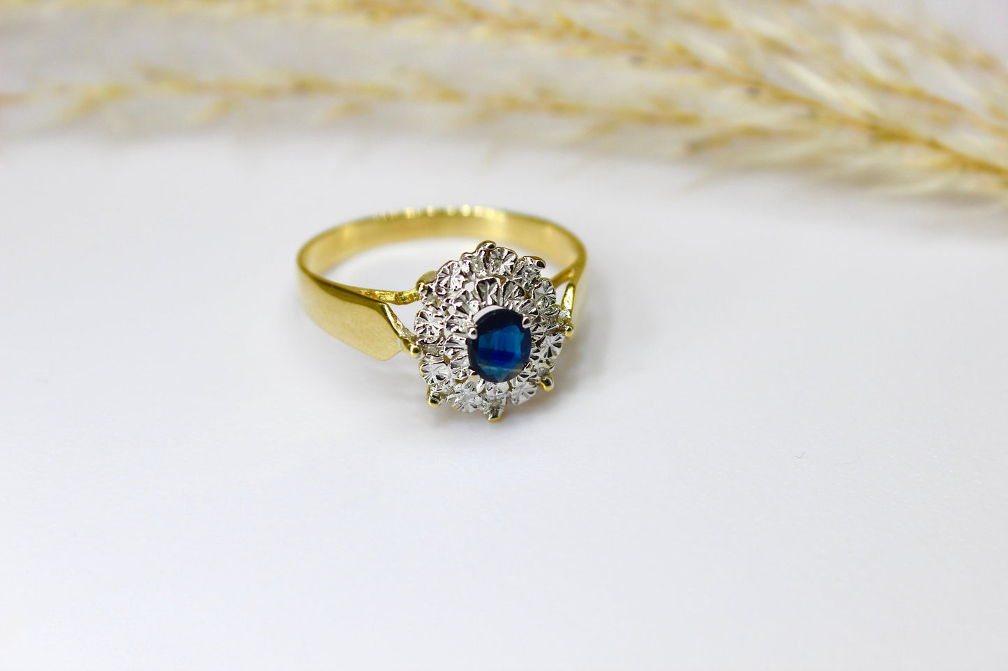 Vintage sapphire ring in 14K yellow gold & white gold