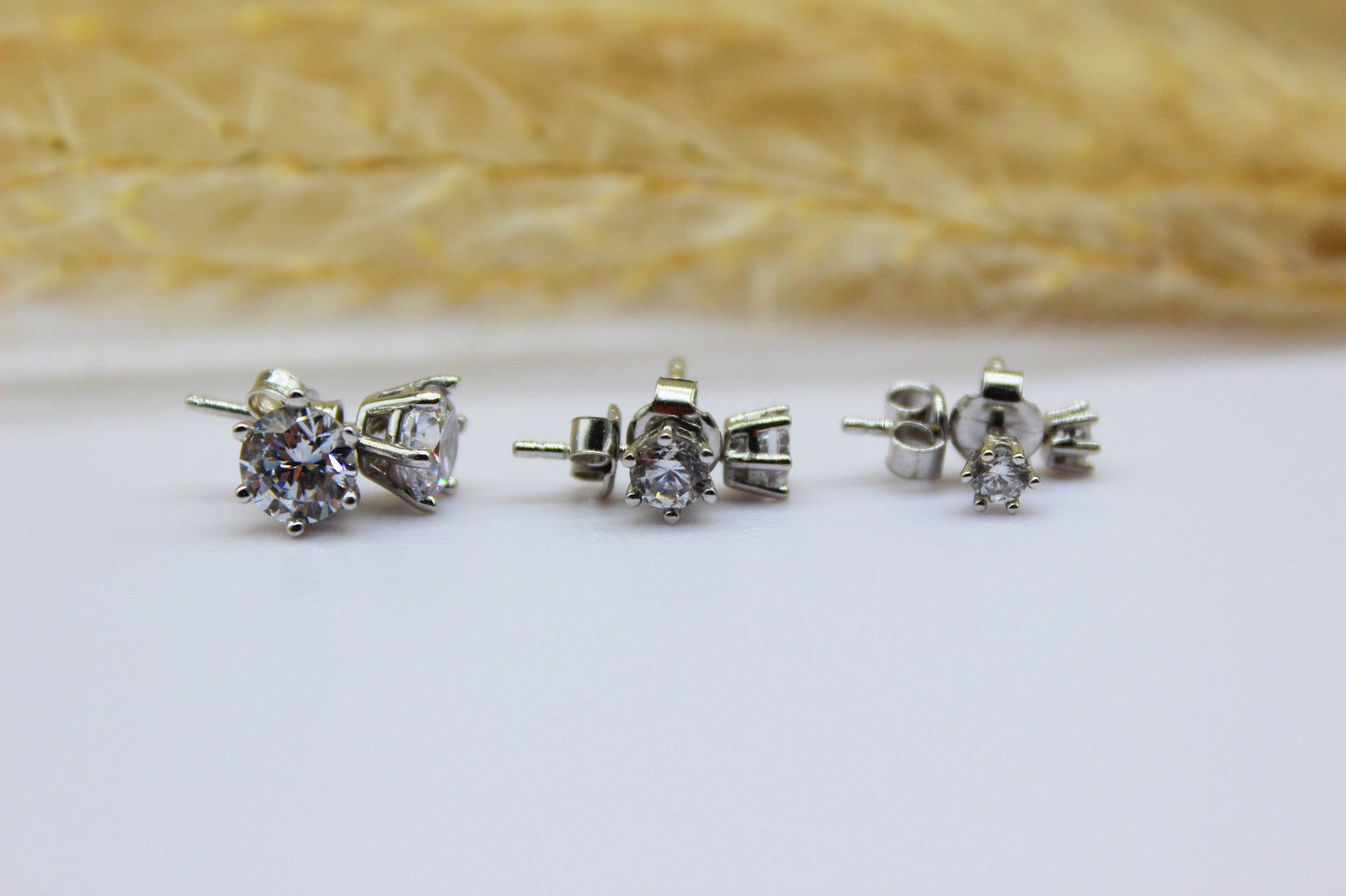 Solitär Ohrstecker in 585 Gelbgold oder Weissgold mit Zirkonia Stein / 6er Krappenfassung
