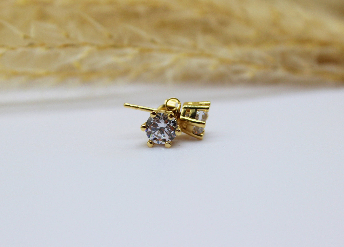 Solitär Ohrstecker in 585 Gelbgold oder Weissgold mit Zirkonia Stein / 6er Krappenfassung
