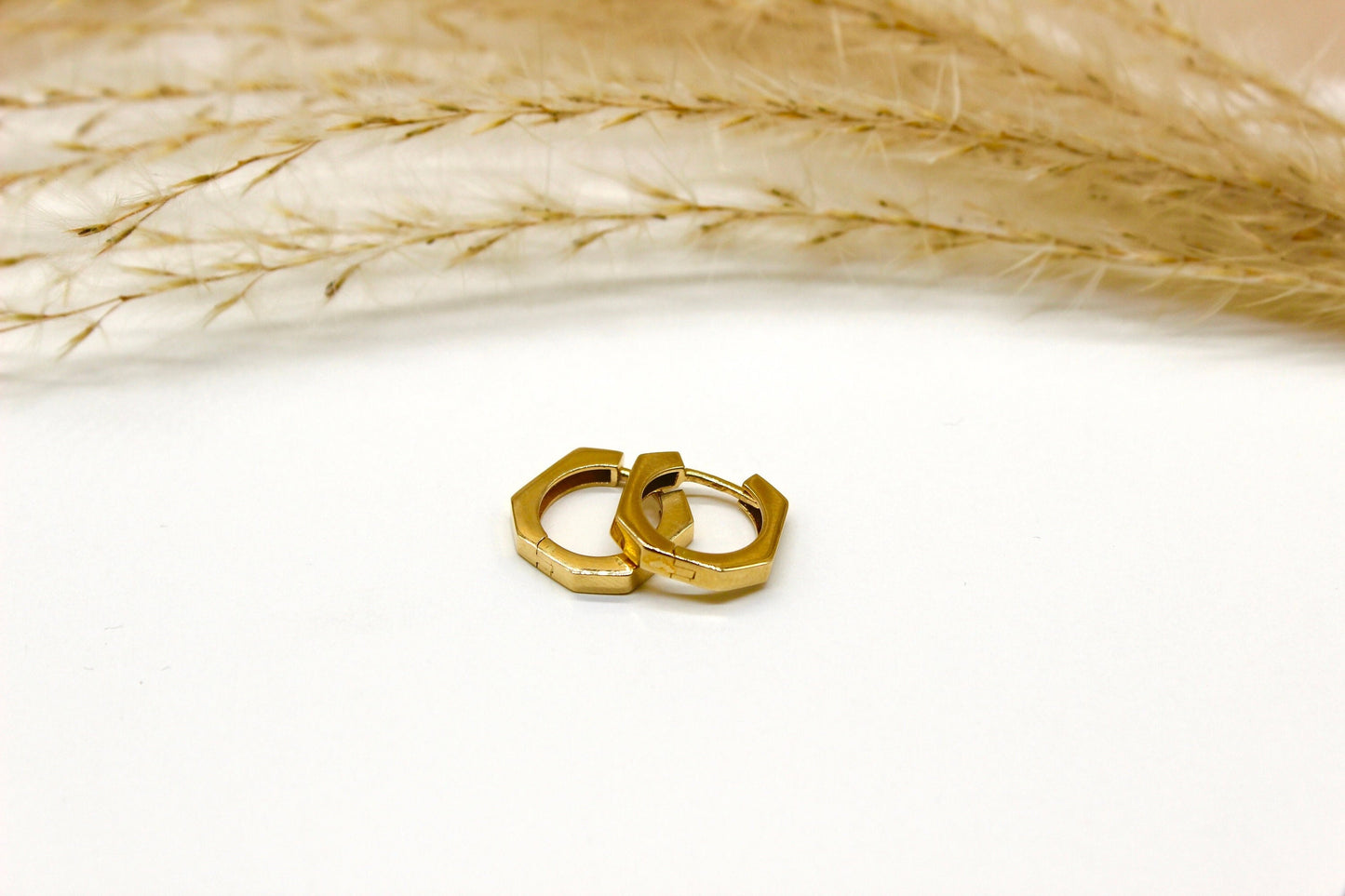 Eckige Creolen in 14K Gelbgold mit flachem Profil