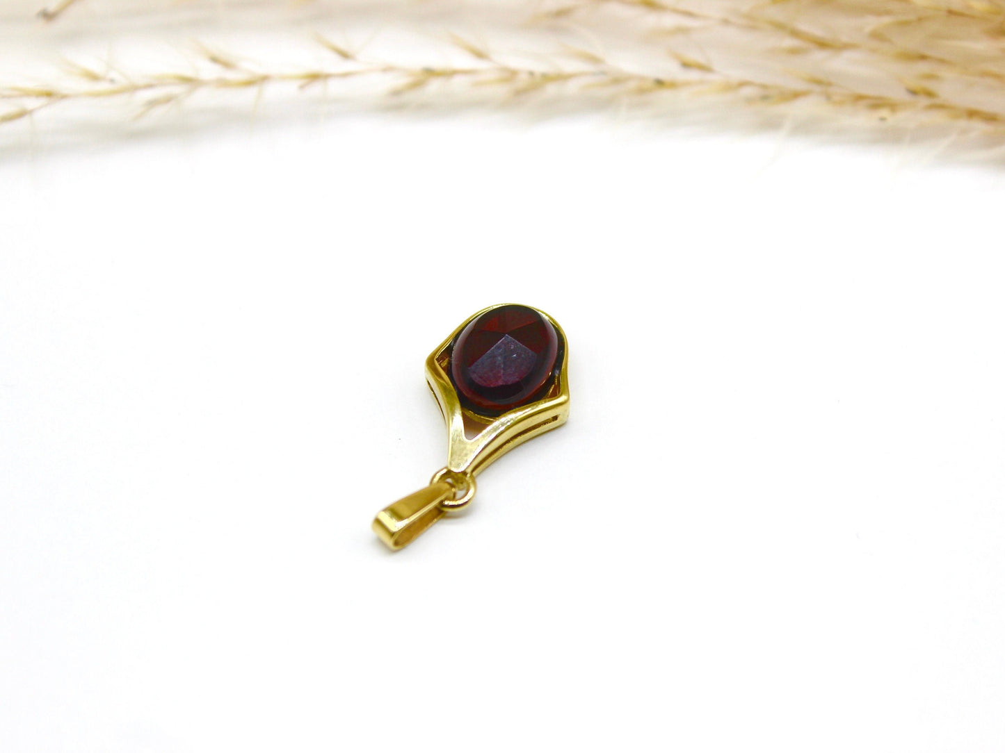 Vintage 8K Gold Anhänger mit Solitär Granat Edelstein