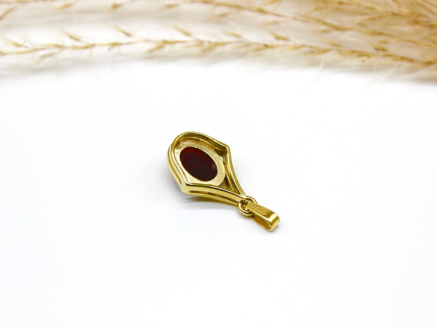 Vintage 8K Gold Anhänger mit Solitär Granat Edelstein