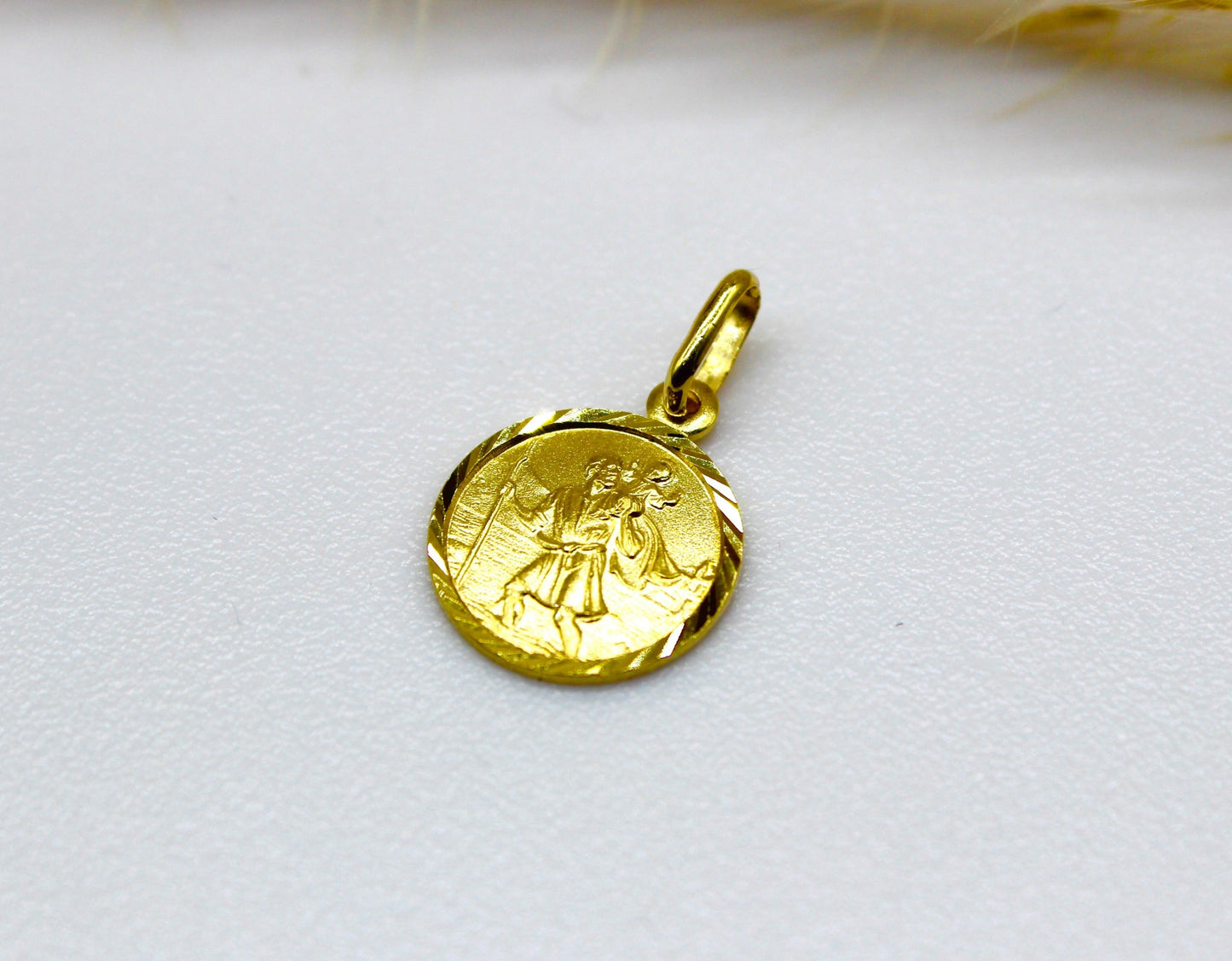 Rundplatten Anhänger des Heiligen Christoph Christophorus aus 14K Gelbgold