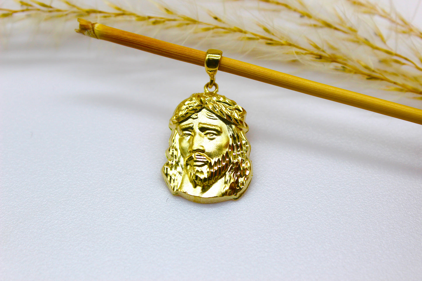Jesus Gold Anhänger 14K Gelbgold mit beweglicher Schlaufe; Rückseite gravierbar