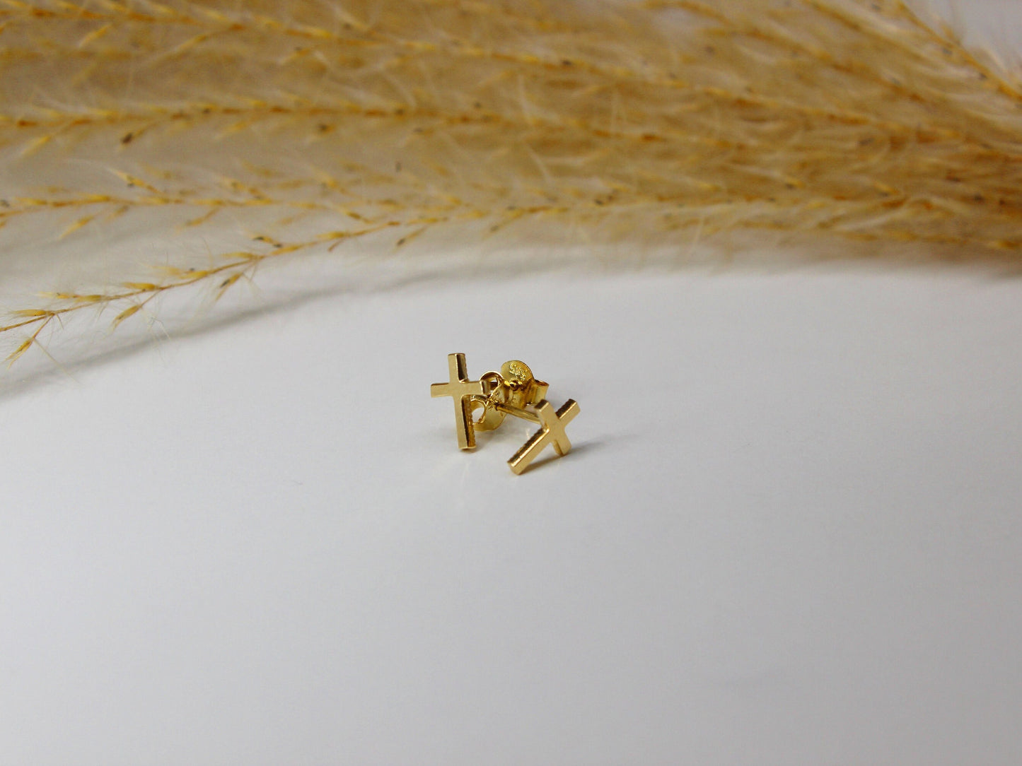 Schlichte Kreuz Ohrstecker aus 585 Gelbgold