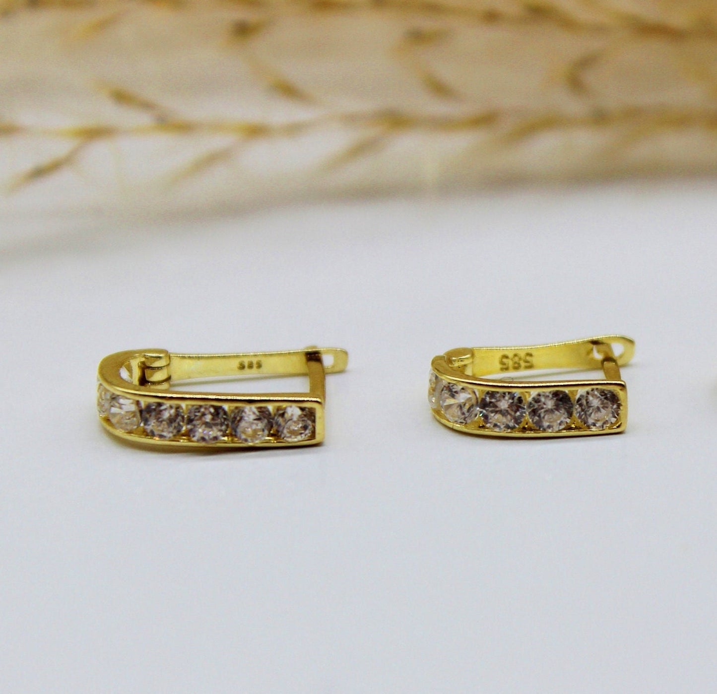 Hoop earrings in 585 yellow gold with zirconia stone / horseshoe shape / different stone colors