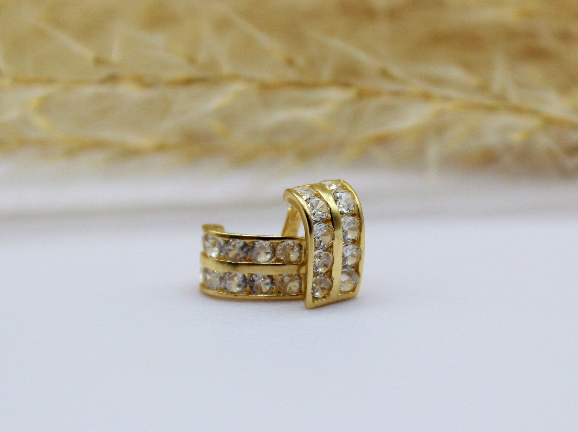 Creolen in 585 Gelbgold mit Zirkonia Stein / Doppelreihe Hufeisen Form