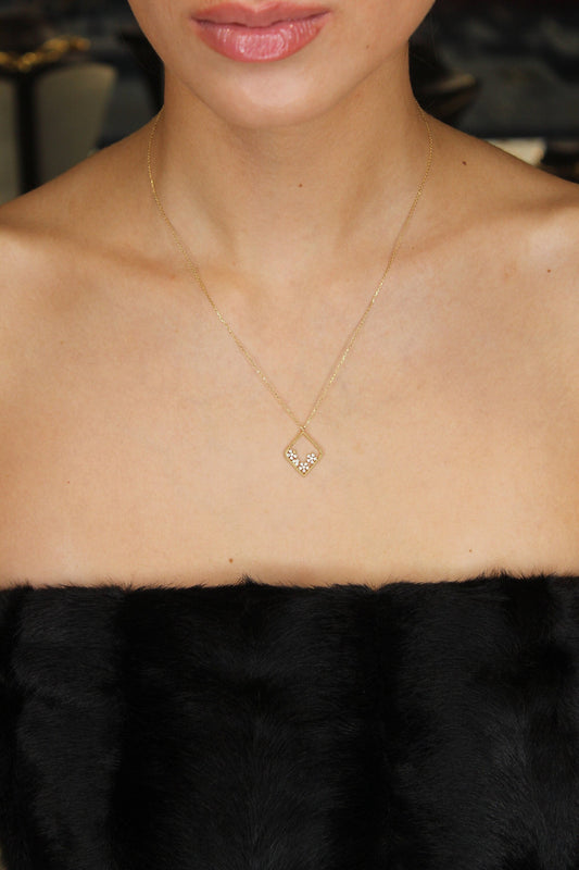 Verstellbare Halskette mit Anhänger in Raute Form verziert mit Zirkonia Steinen in Schneeflökchen Design aus 14K Gelbgold